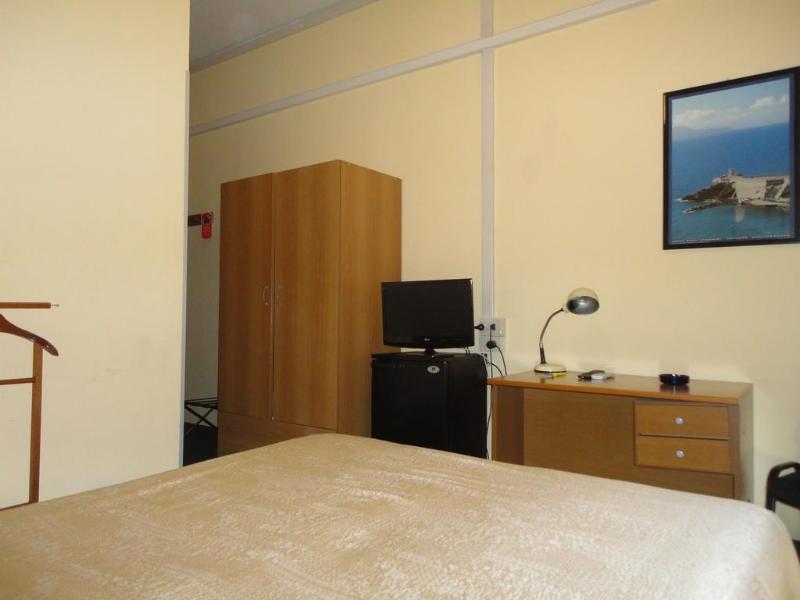 Giappone Inn Parking Hotel Ліворно Екстер'єр фото