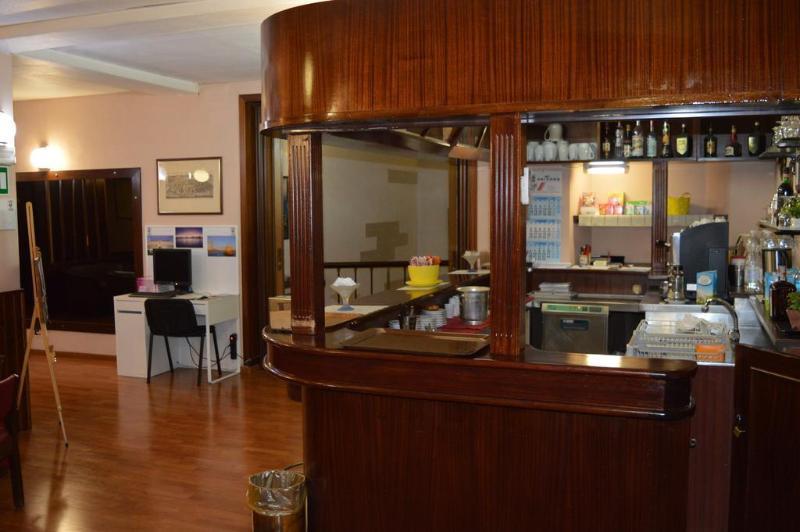 Giappone Inn Parking Hotel Ліворно Екстер'єр фото