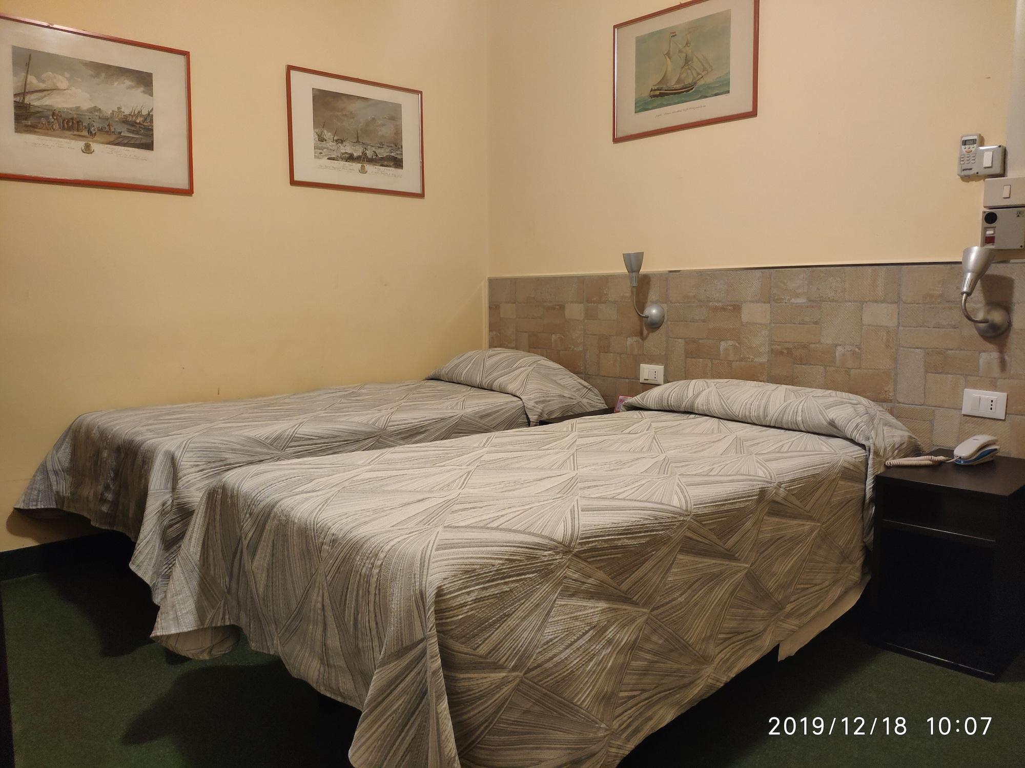 Giappone Inn Parking Hotel Ліворно Екстер'єр фото