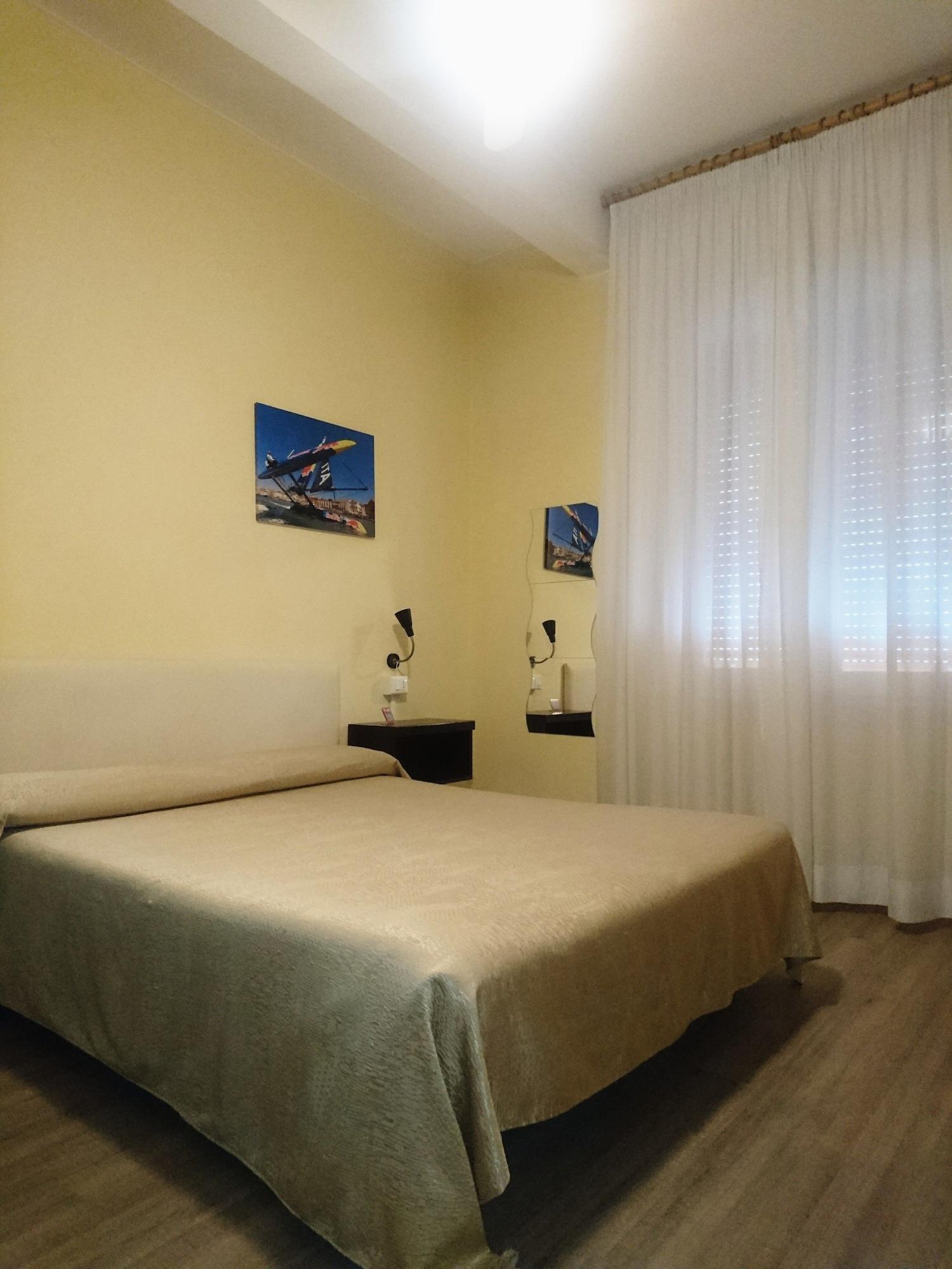 Giappone Inn Parking Hotel Ліворно Екстер'єр фото