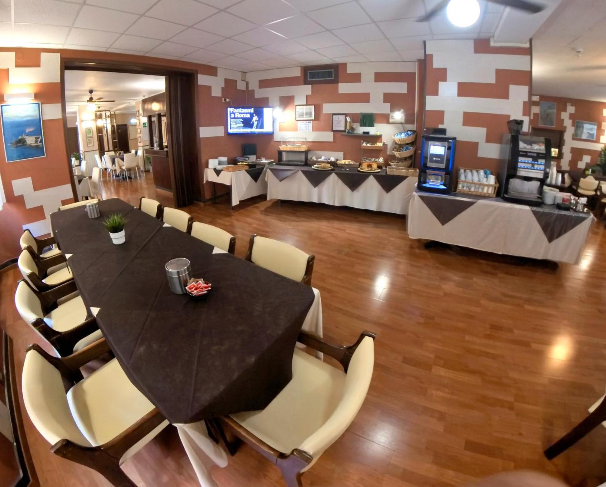 Giappone Inn Parking Hotel Ліворно Екстер'єр фото