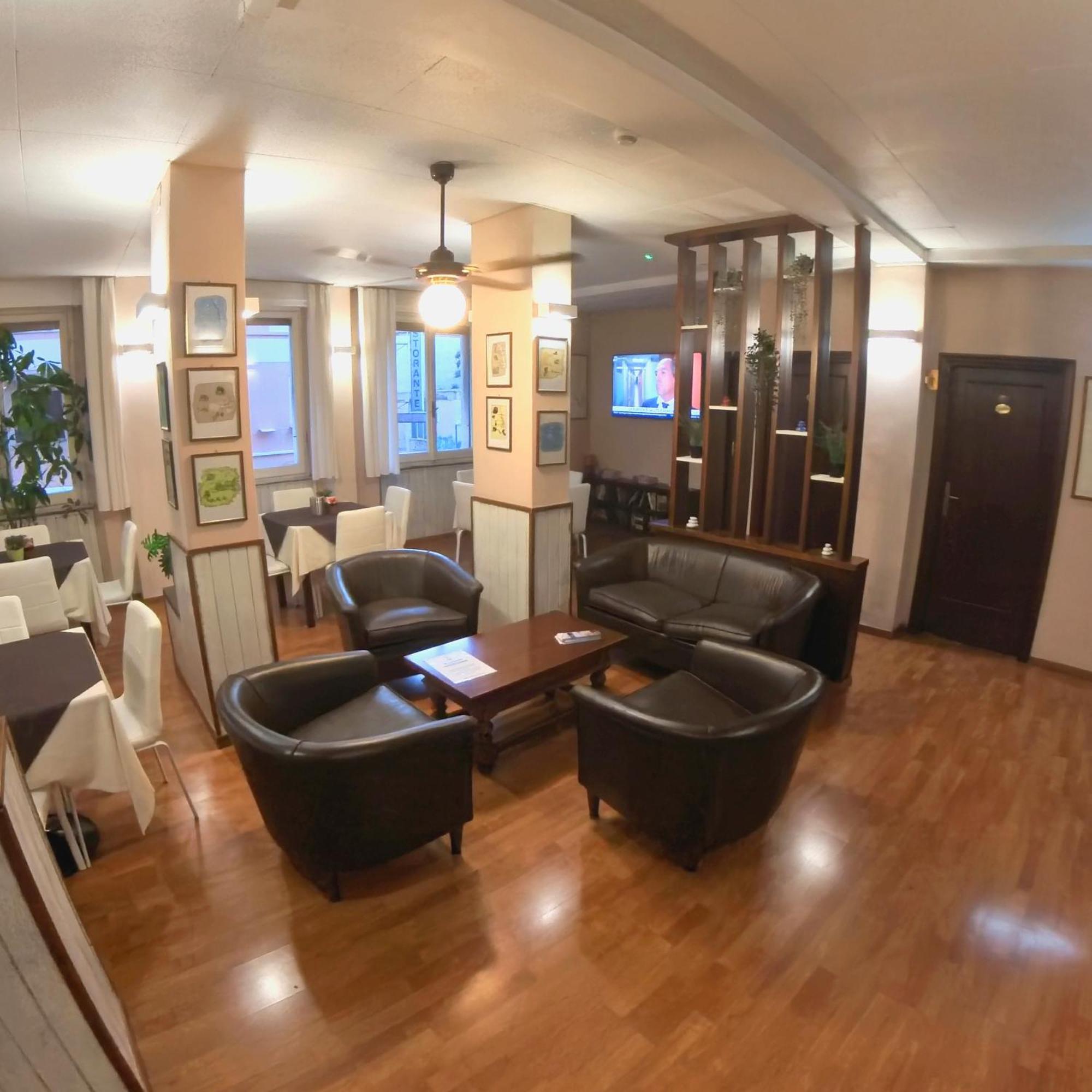 Giappone Inn Parking Hotel Ліворно Екстер'єр фото
