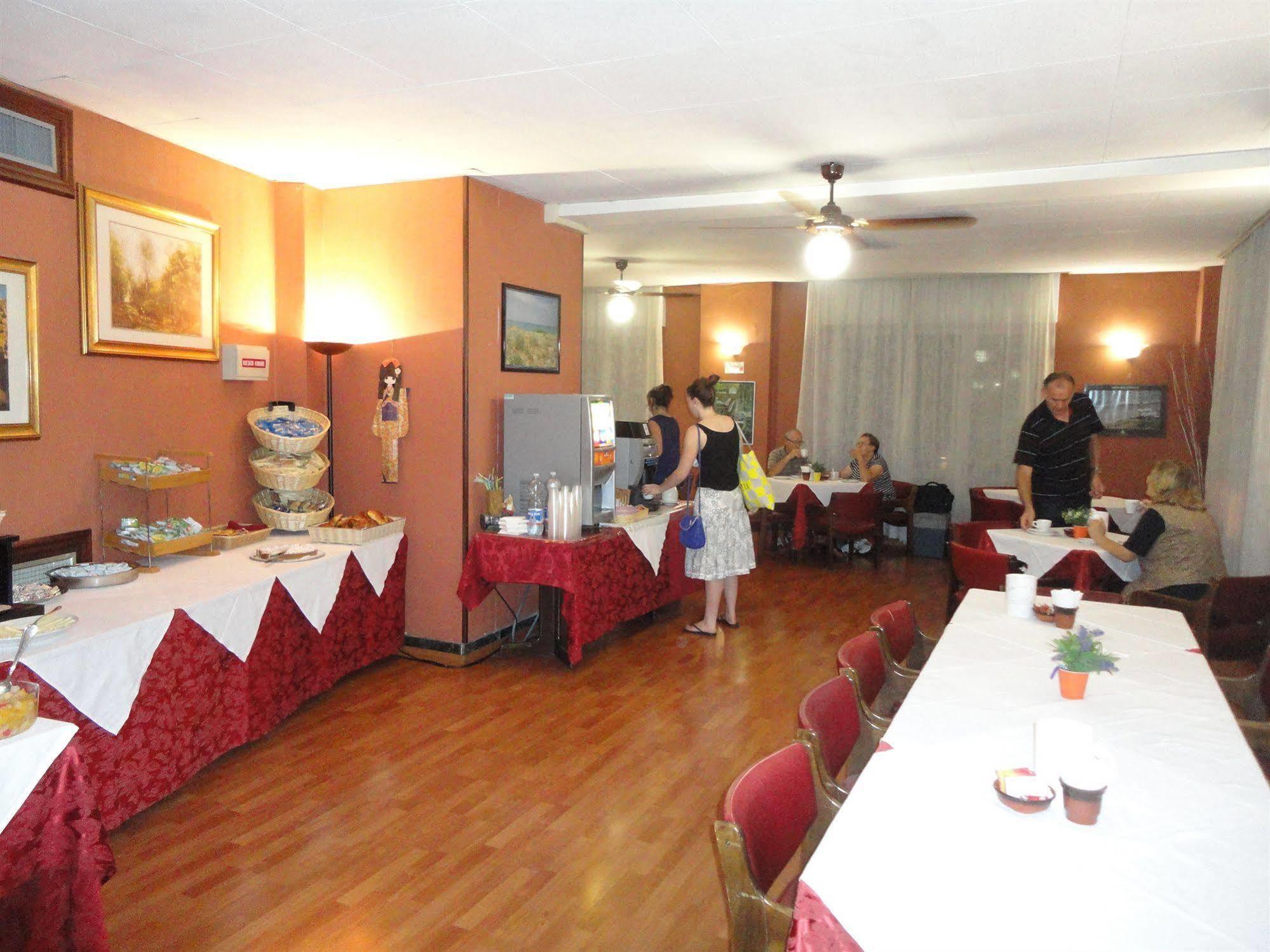 Giappone Inn Parking Hotel Ліворно Екстер'єр фото