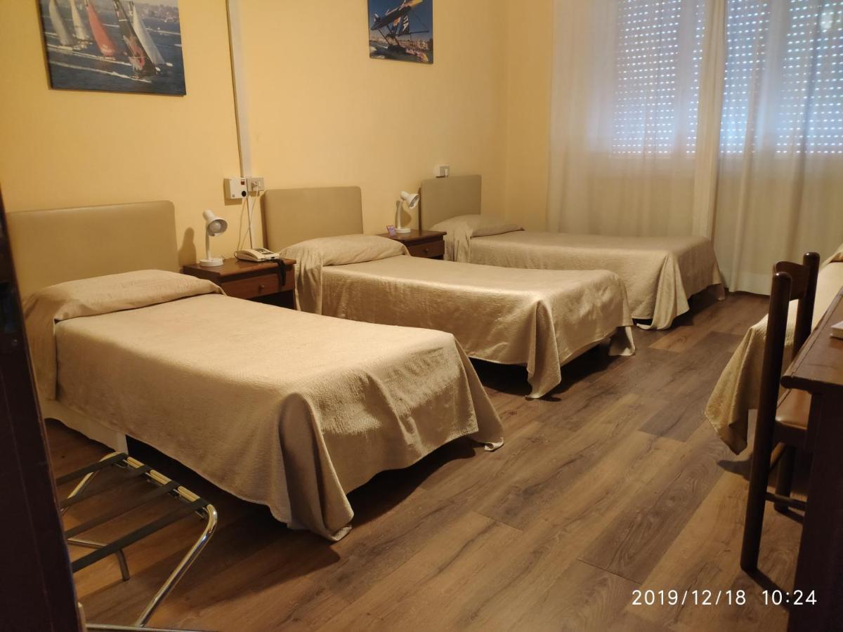 Giappone Inn Parking Hotel Ліворно Екстер'єр фото